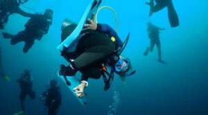 Zoona Naseem and Jenna Lehocki at Nova Maldives during Women's Dive Day activities.