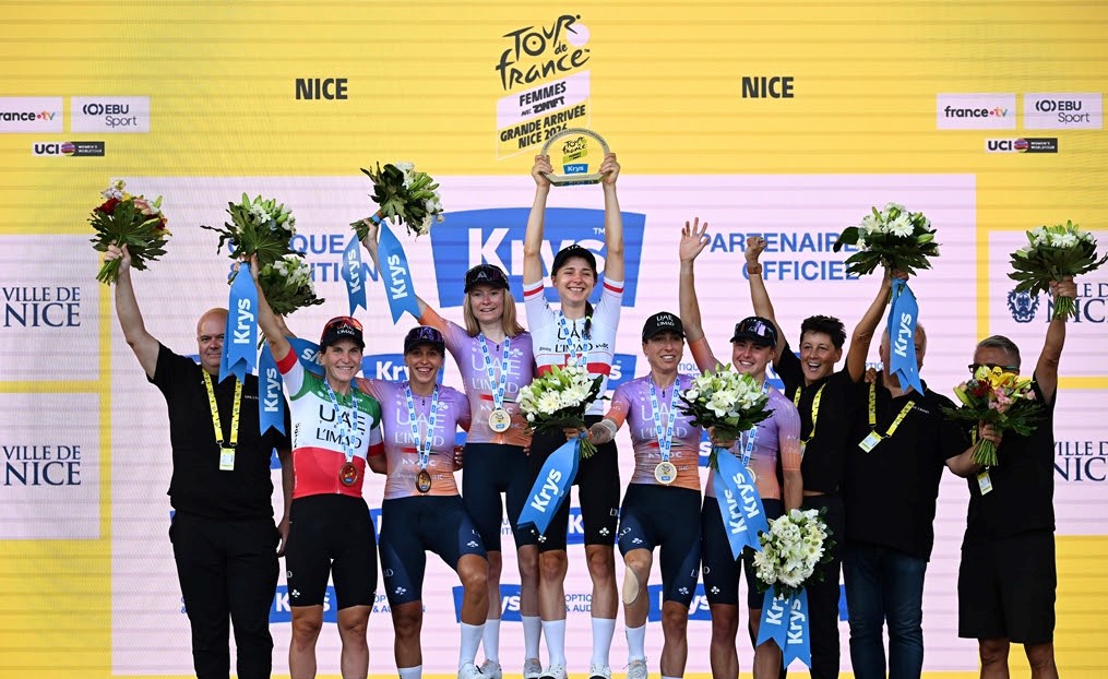 UAE Team L’IMAD celebrates winning the Team Classification at the 2026 Tour de France Femmes.